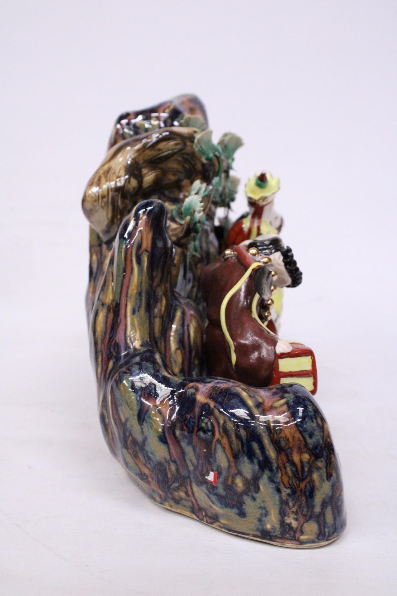 A CHINESE PORCELAIN LARGE FIGURAL GROUP OF MYTHICAL CHINESE CHARACTERS - Image 5 of 8