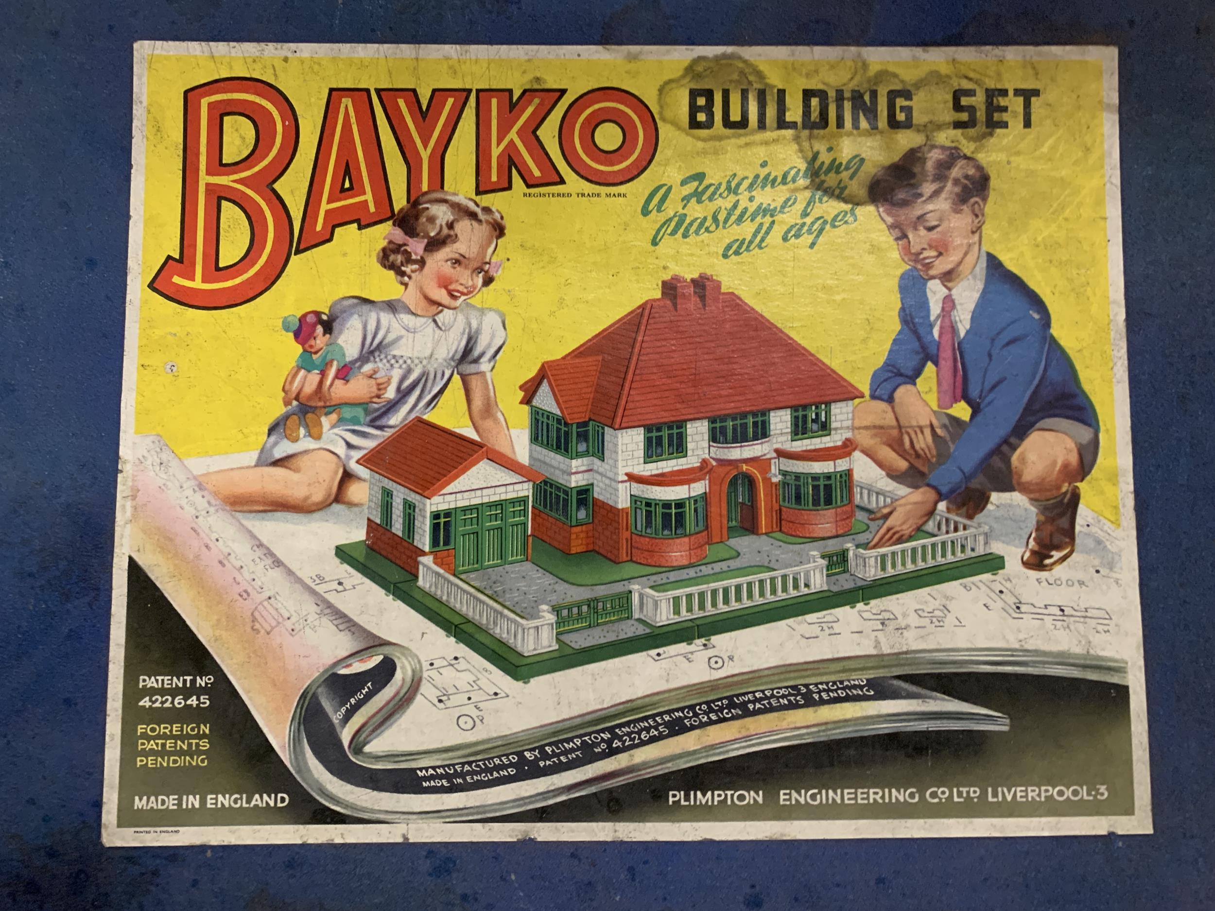 A VINTAGE BAYKO BUILDING SET IN ORIGINAL BOX - Image 2 of 4
