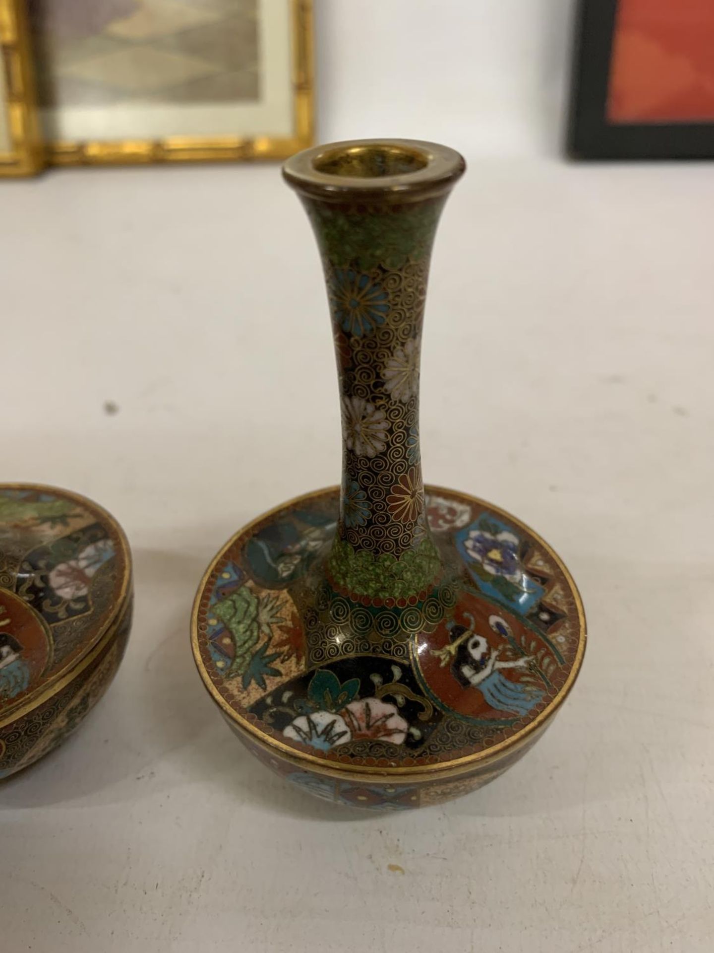 A PAIR OF CHINESE CLOISONNE ENAMEL BRASS VASES - 10 CM - Image 2 of 3