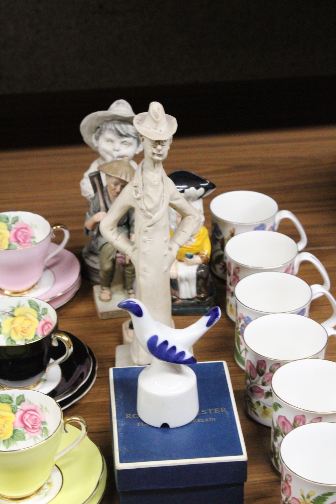 SIX IMPERIAL BONE CHINA TRIOS, SIX CHINA MUGS PLUS FIGURINES AND A BOXED ROYAL WORCESTER PIE FUNNEL - Image 4 of 6