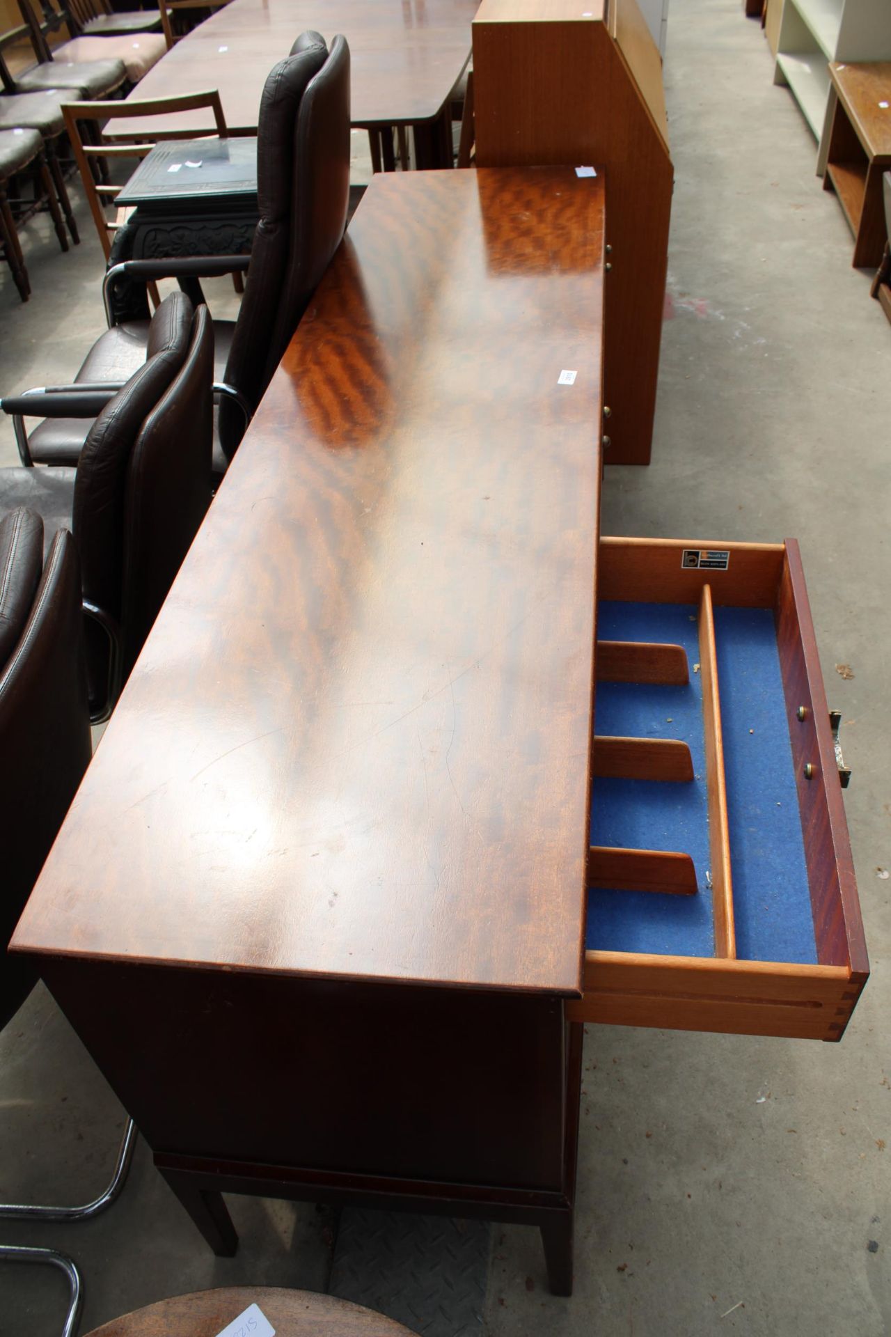 A RETRO BEITHCRAFT HARDWOOD SIDEBOARD ENCLOSING THREE DRAWERS AND FOUR CUPBOARDS, 72" WIDE - Image 3 of 4