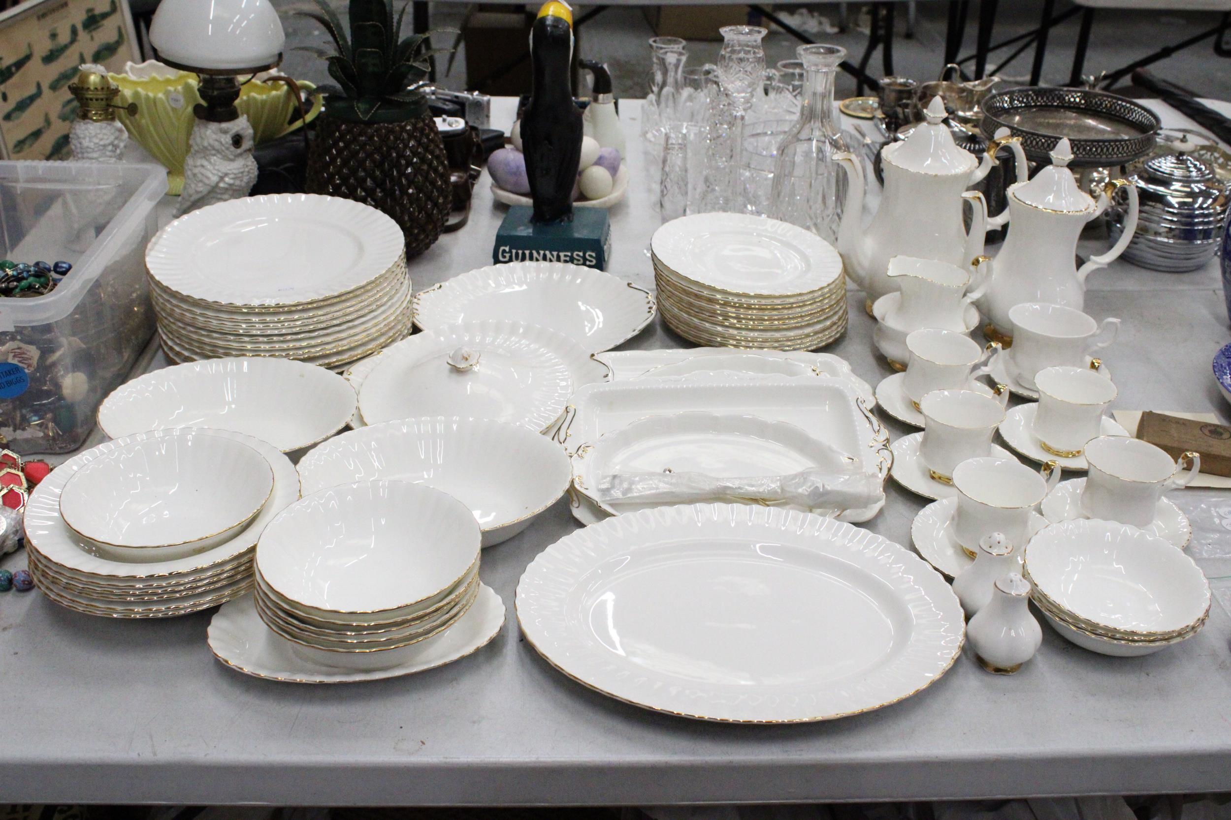 A LARGE ROYAL ALBERT PART DINNER SERVIE "VAL DOR" TO INCLUDE PLATES, CUPS, SAUCERS, TEAPOT, COFFEE