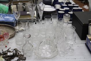 A LARGE QUANTITY OF GLASSES TO INCLUDE CHAMPAGNE, WINE, TUMBLERS, SHERRY, SPIRITS, TUMBLERS, A SMALL