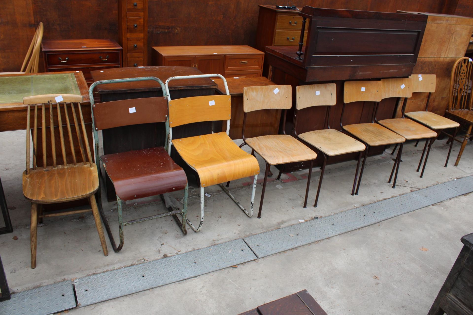 SEVEN 1950'S BENTWOOD CHAIRS ON TUBULAR FRAMES, ERCOL STYLE CHAIR