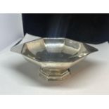 A HALLMARKED LONDON SILVER OCTAGONAL FOOTED DISH GROSS WEIGHT 107.5 GRAMS