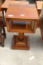 AN EARLY 20TH CENTURY MAHOGANY TWO TIER TABLE, 15" SQUARE ON STEPPED PEDESTAL BASE