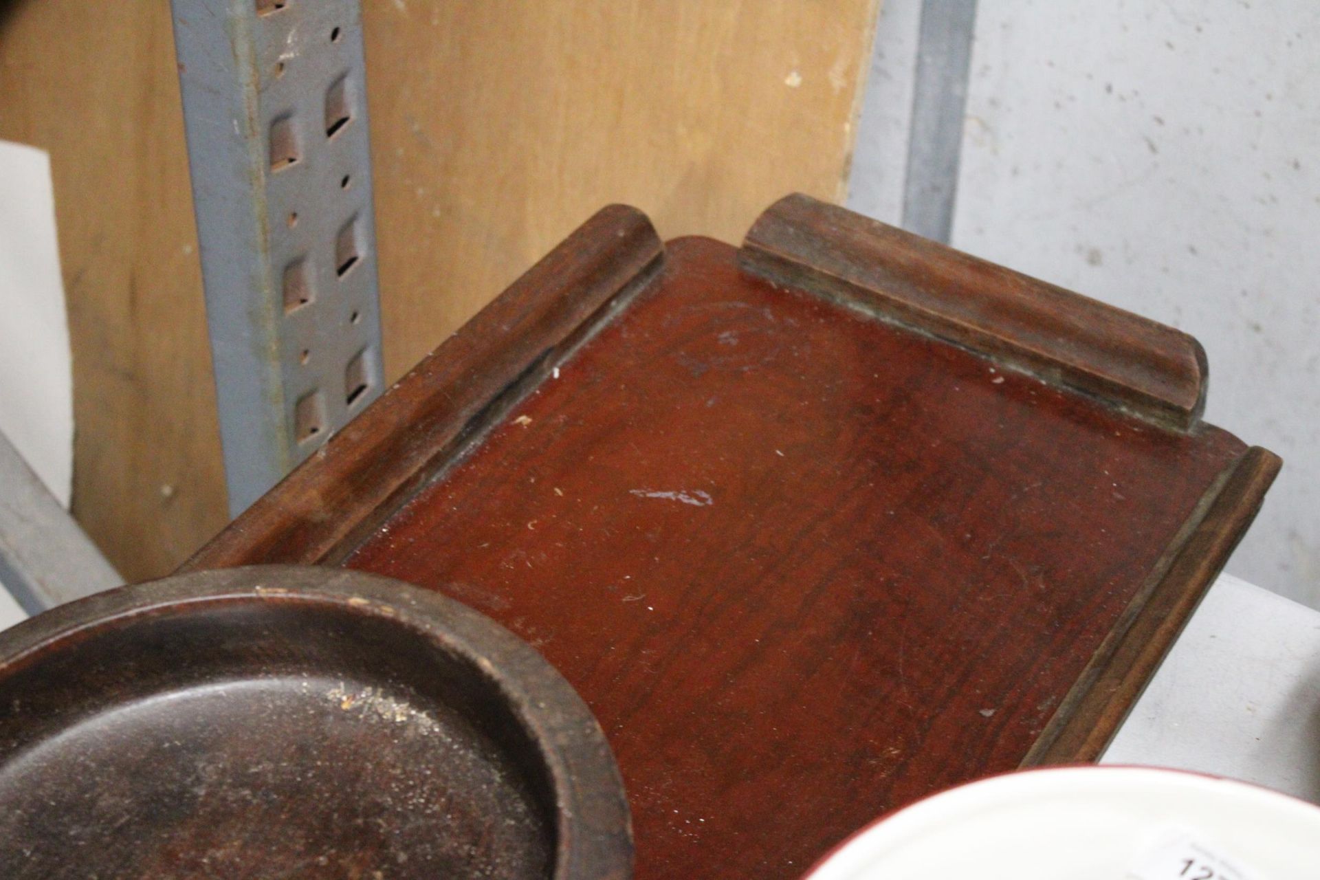 TWO VINTAGE WOODEN TRAYS, ONE WITH CARVED EDGES PLUS A MAHOGANY BOWL ON BUN FEET - Image 4 of 4