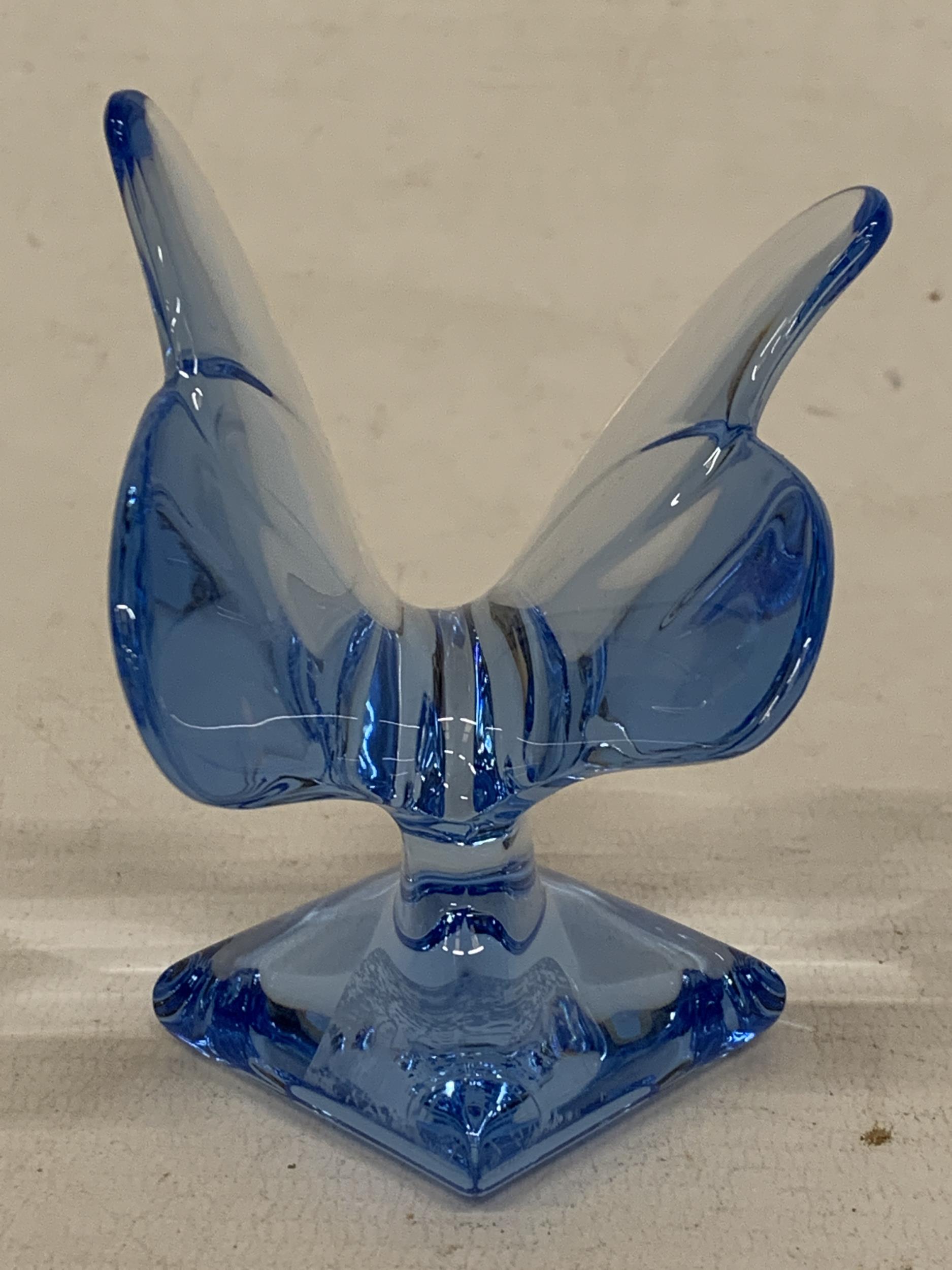 A BACCARAT BLUE CRYSTAL BUTTERFLY - SIGNED - Image 3 of 4