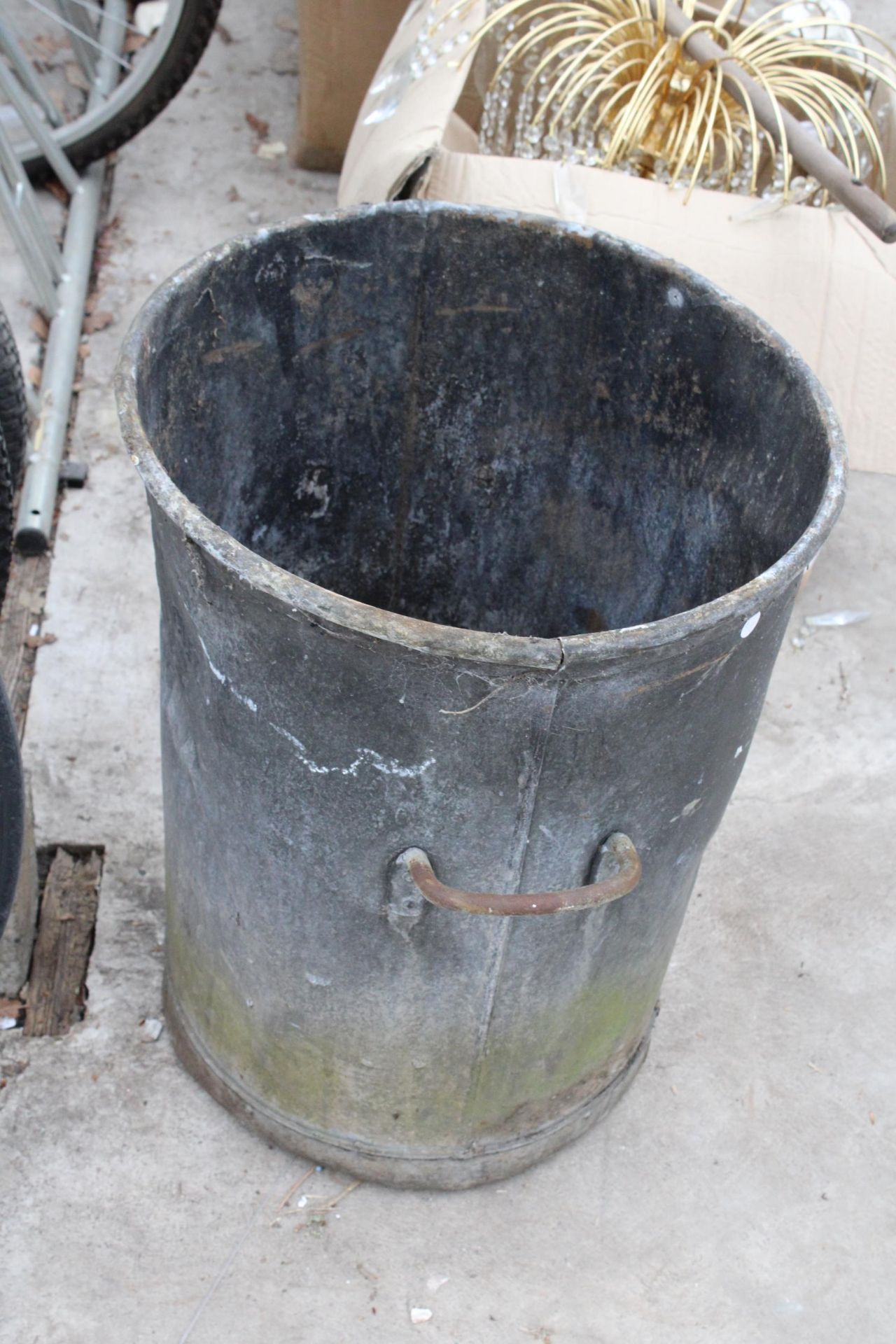 A VINTAGE GALVANISED DUST BIN - Image 2 of 2