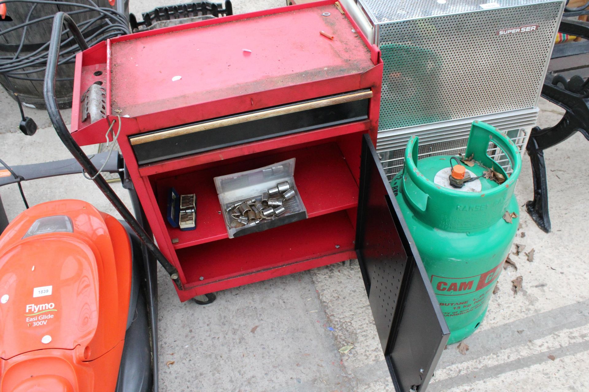 A SUPERSER GAS HEATER WITH GAS BOTTLE AND A METAL FOUR WHEELED WORKSHOP TOOL CHEST - Image 4 of 5