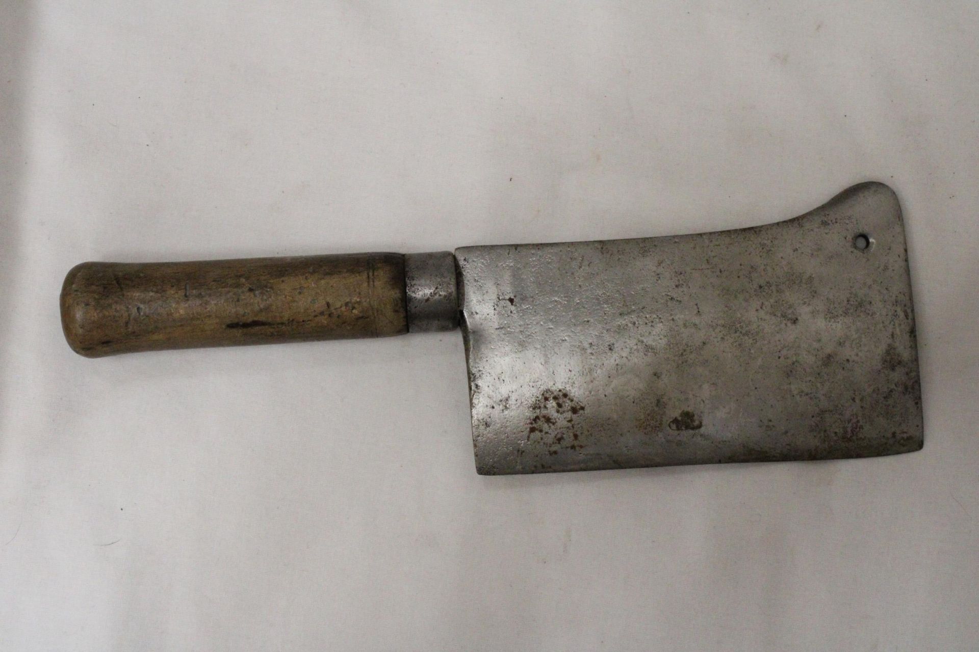 A QUALITY, VINTAGE MEAT CLEAVER BY BESNIER DEGRENNE - Image 2 of 4