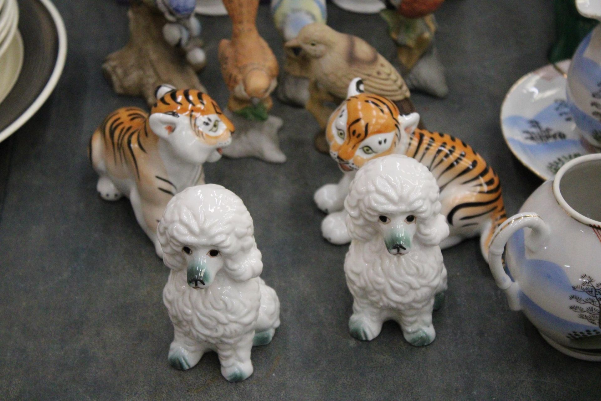 A COLLECTION OF CERAMIC BIRDS AND ANIMALS, TO INCLUDE LOMONOSOV TIGERS, 1 A/F, A PAIR OF POODLES, - Image 2 of 6
