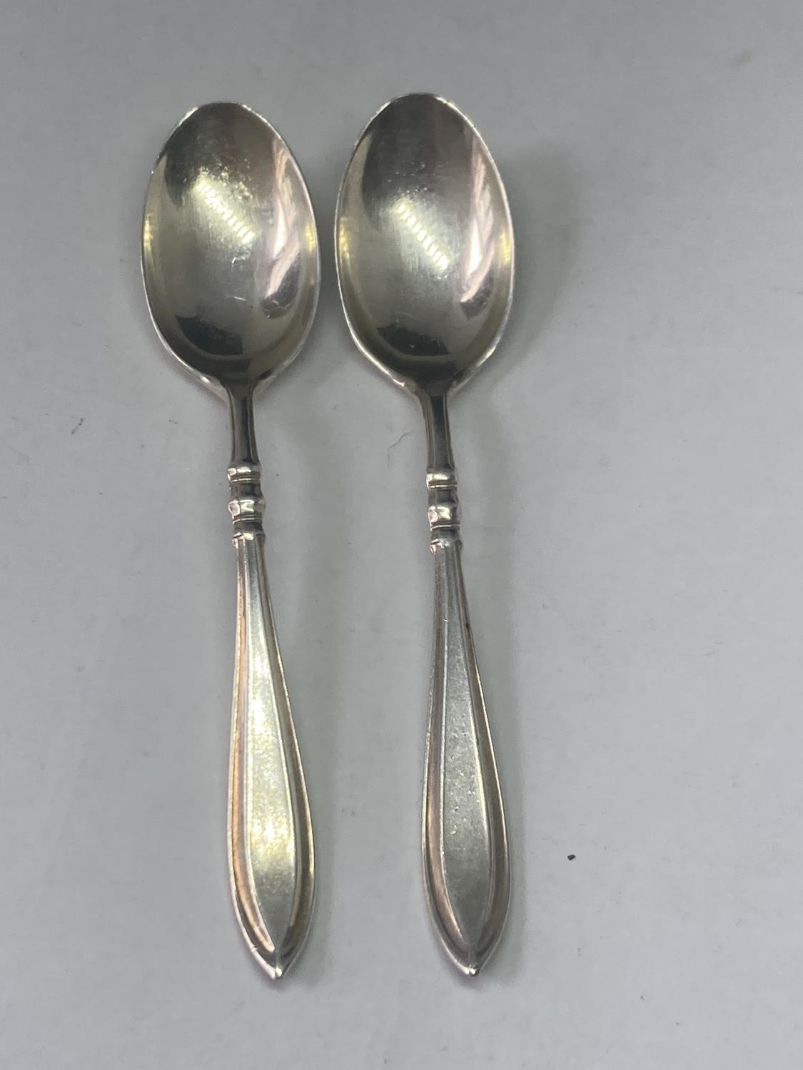 TWO HALLMARKED BIRMINGHAM SILVER SPOONS GROSS WEIGHT 25.7 GRAMS - Image 2 of 6