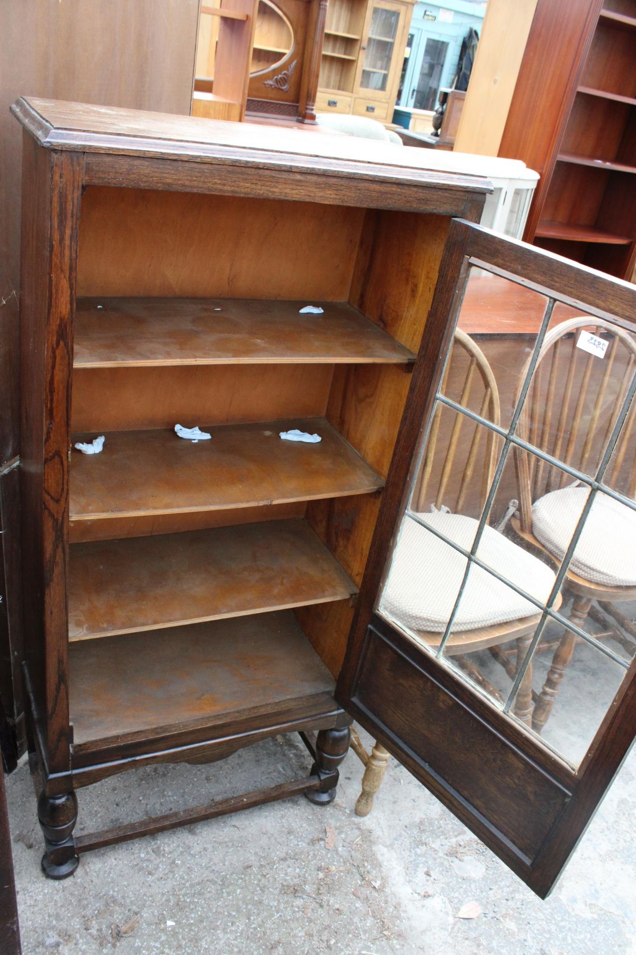 AN EARLY 20TH CENTURY OAK GLAZED AND LEADED DISPLAY CABINET ON OPEN BASE, 23.5" WIDE - Image 2 of 2