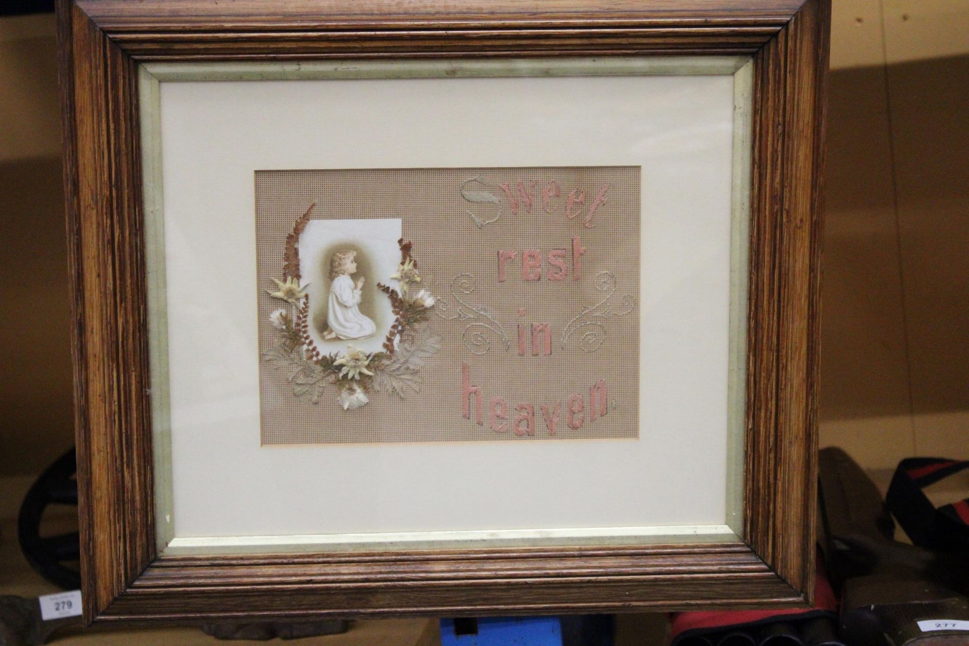 A PAIR OF VINTAGE FRAMED EMBROIDERED PICTURES WITH IMAGES OF PRAYING CHILDREN SURROUNDED BY - Image 3 of 5