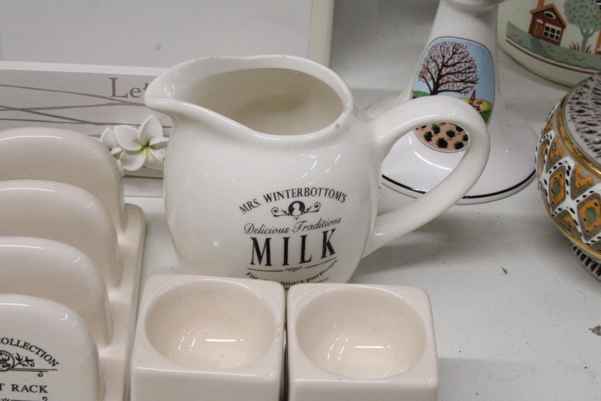 A SET OF MRS WINTERBOTTOM'S 'DELICIOUS TRADITIONS' TABLEWARE TO INCLUDE A MILK JUG, OIL AND - Image 4 of 5