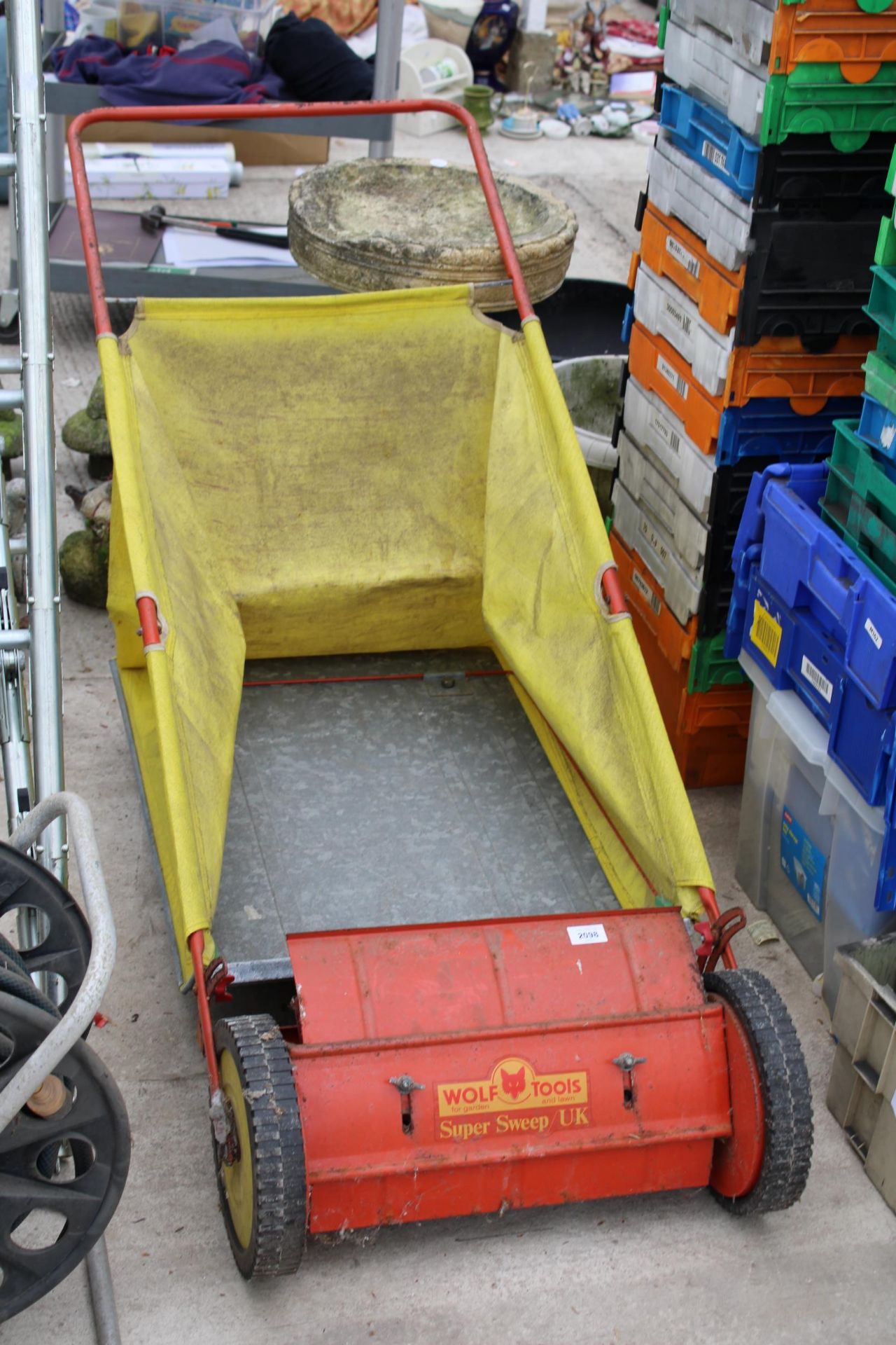 A GARDEN SWEEPER, A HOSE REEL AND A METAL FOLDING LADDER - Image 2 of 4