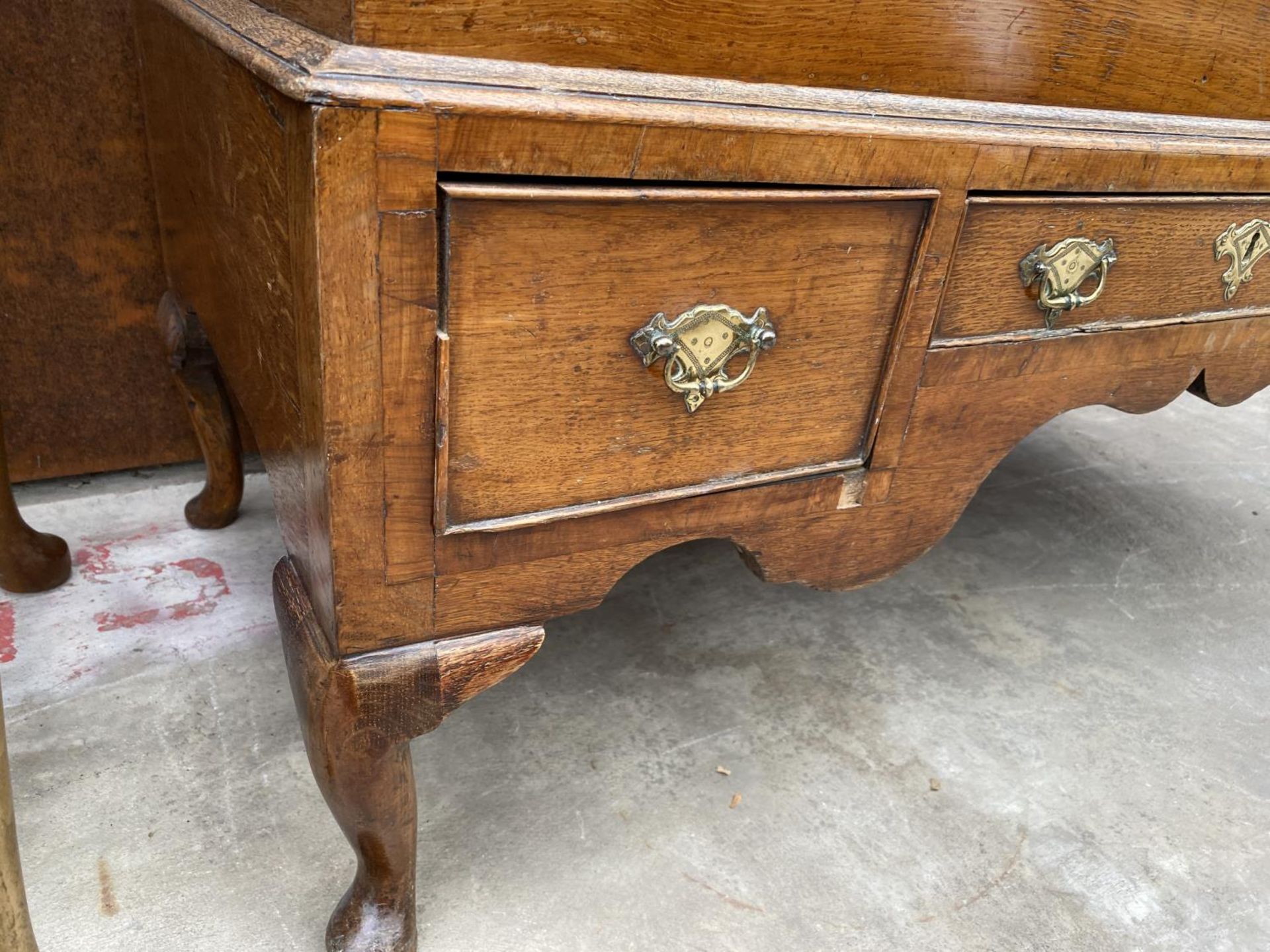 AN 18TH CENTURY OAK AND CROSSBANDED DOWRY CHEST ON STAND, ENCLOSING THREE DRAWERS ON LATER - Image 5 of 8