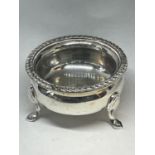 A HALLMARKED LONDON SILVER FOOTED CIRCULAR DISH GROSS WEIGHT 39.6 GRAMS