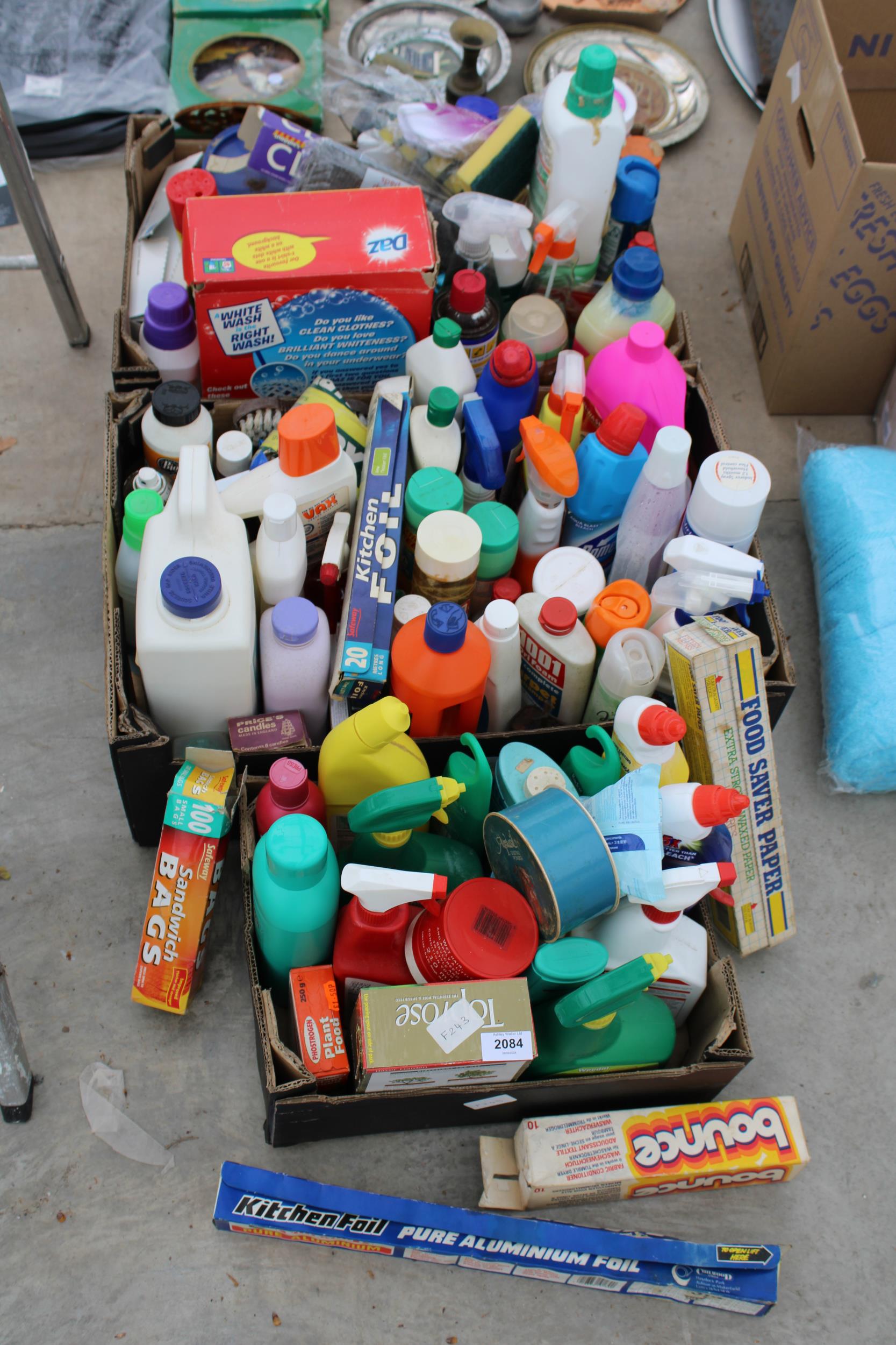 A LARGE ASSORTMENT OF VARIOUS CLEANING PRODUCTS