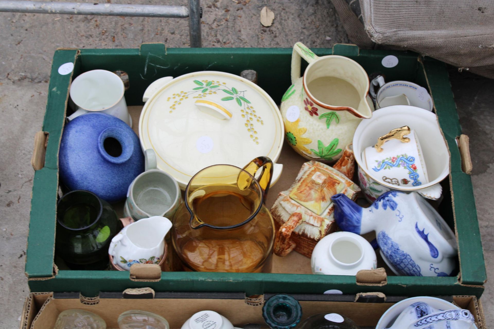 THREE BOXES OF HOUSEHOLD ITEMS TO INCLUDE TEAPOTS, BOWLS AND JUGS ETC - Image 2 of 4