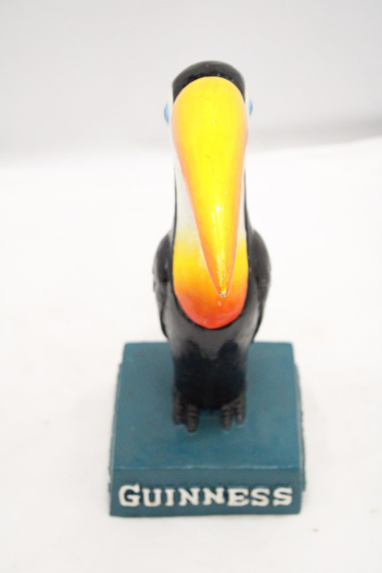 A LARGE RESIN 'GUINNESS' TOUCAN, HEIGHT 30CM - Image 6 of 6