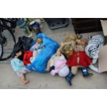 AN ASSORTMENT OF CUDDLY TOYS AND DOLLS