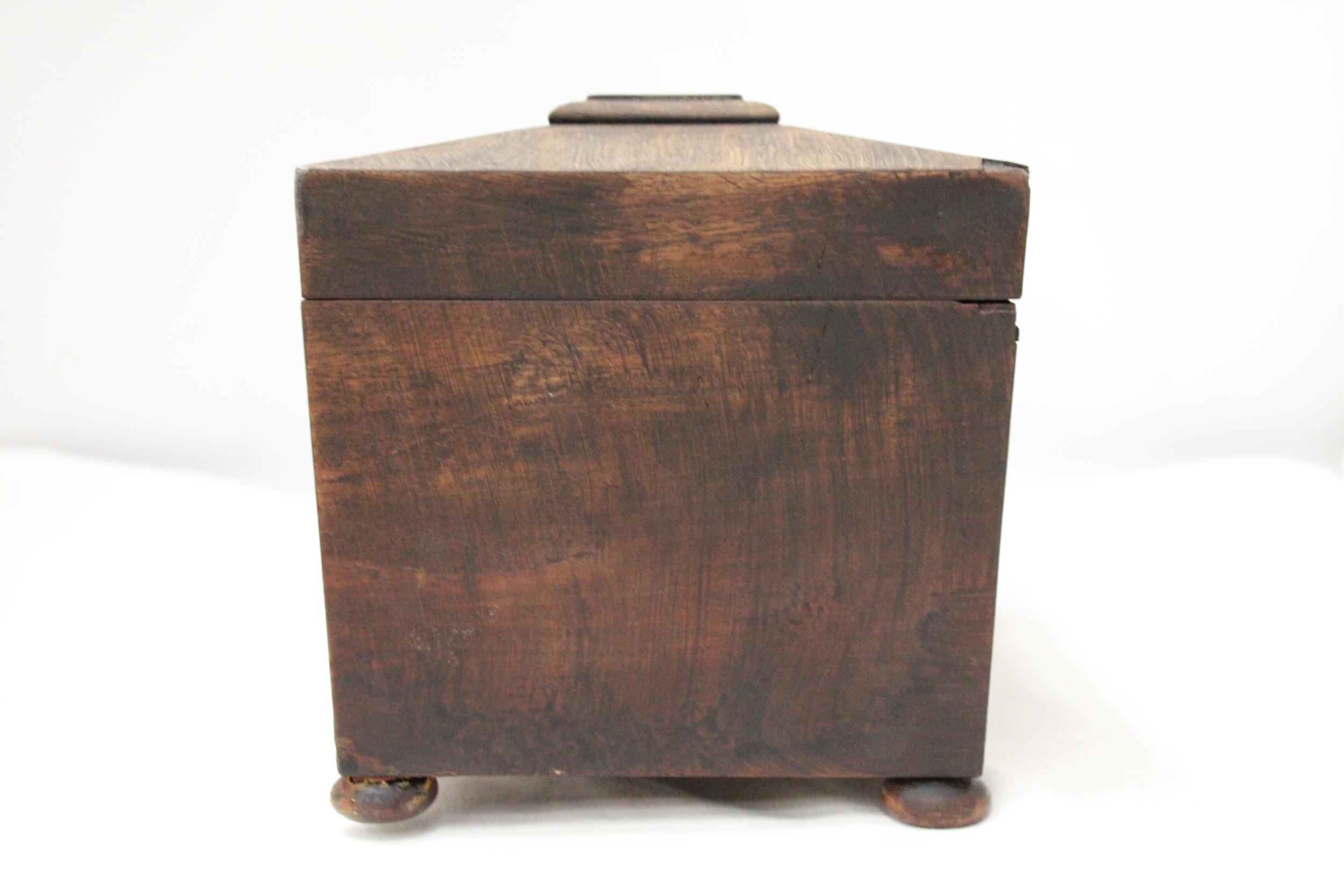 AN EARLY VICTORIAN, MAHOGANY, SARCOPHAGUS, TEA CADDY - Image 4 of 5