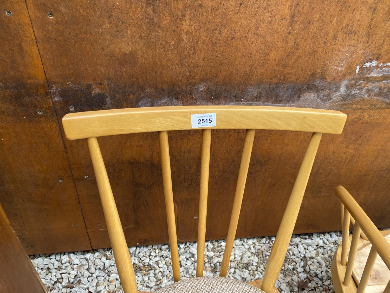 AN ERCOL BLONDE ELM AND BEECH DINING CHAIR - Image 2 of 5