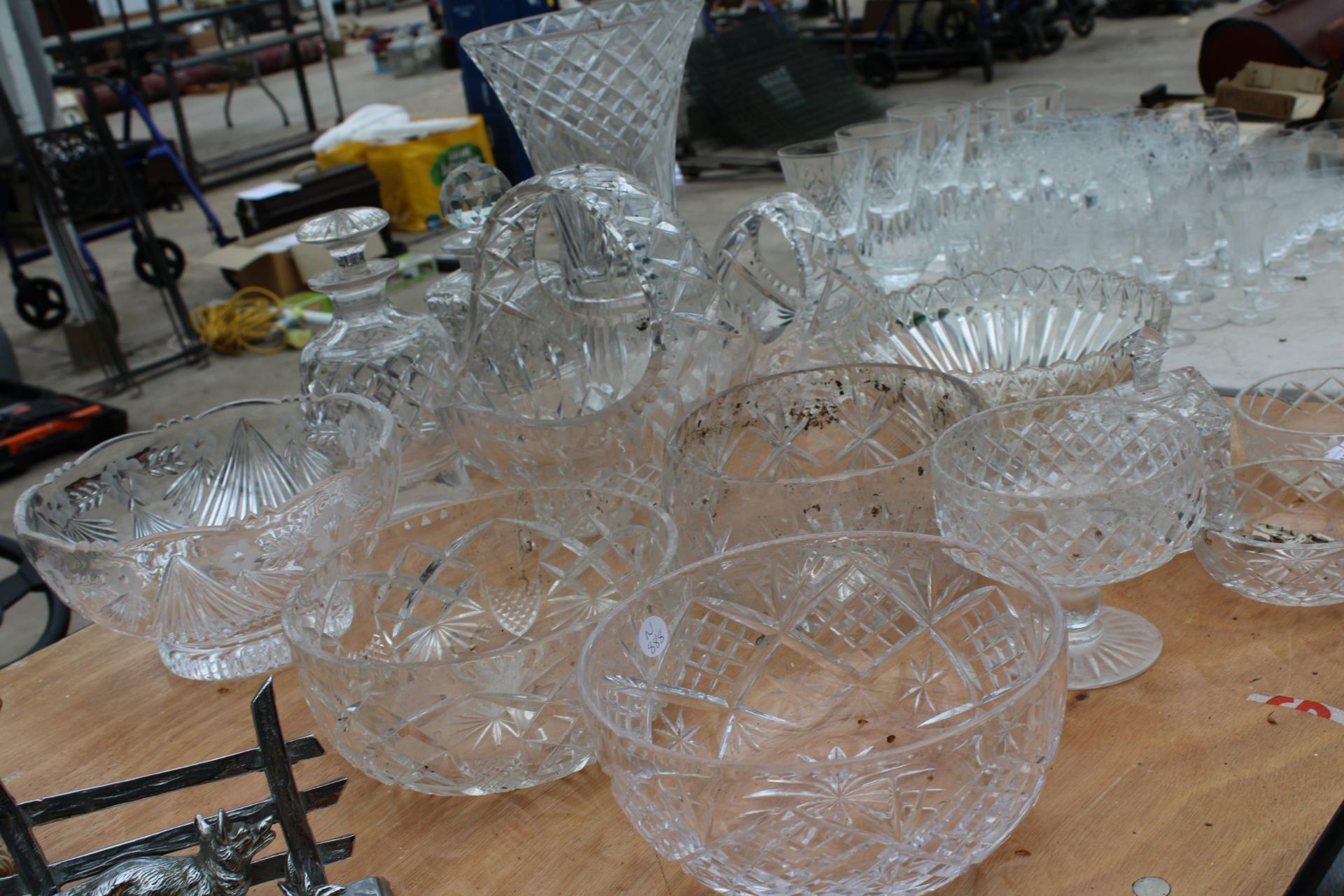 AN ASSORTMENT OF HEAVY CUT GLASS ITEMS TO INCLUDE VASES, BOWLS AND DECANTERS ETC - Image 2 of 2