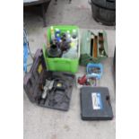AN ASSORTMENT OF TOOLS AND HARDWARE TO INCLUDE A DRAPER CORDLESS DRILL, AN ELECTRIS DRILL AND A