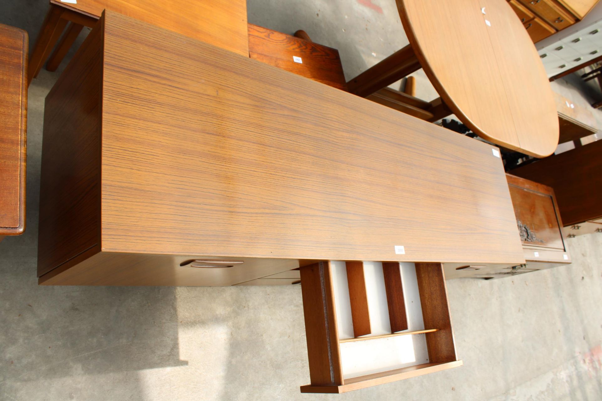 A RETRO TEAK EFFECT SIDEBOARD/COCKTAIL CABINET, 59" WIDE - Image 3 of 3