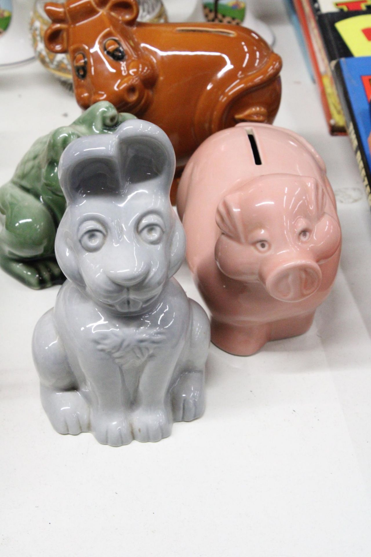 FOUR CERAMIC WADE ANIMAL THEMED MONEY BOXES - Image 3 of 4