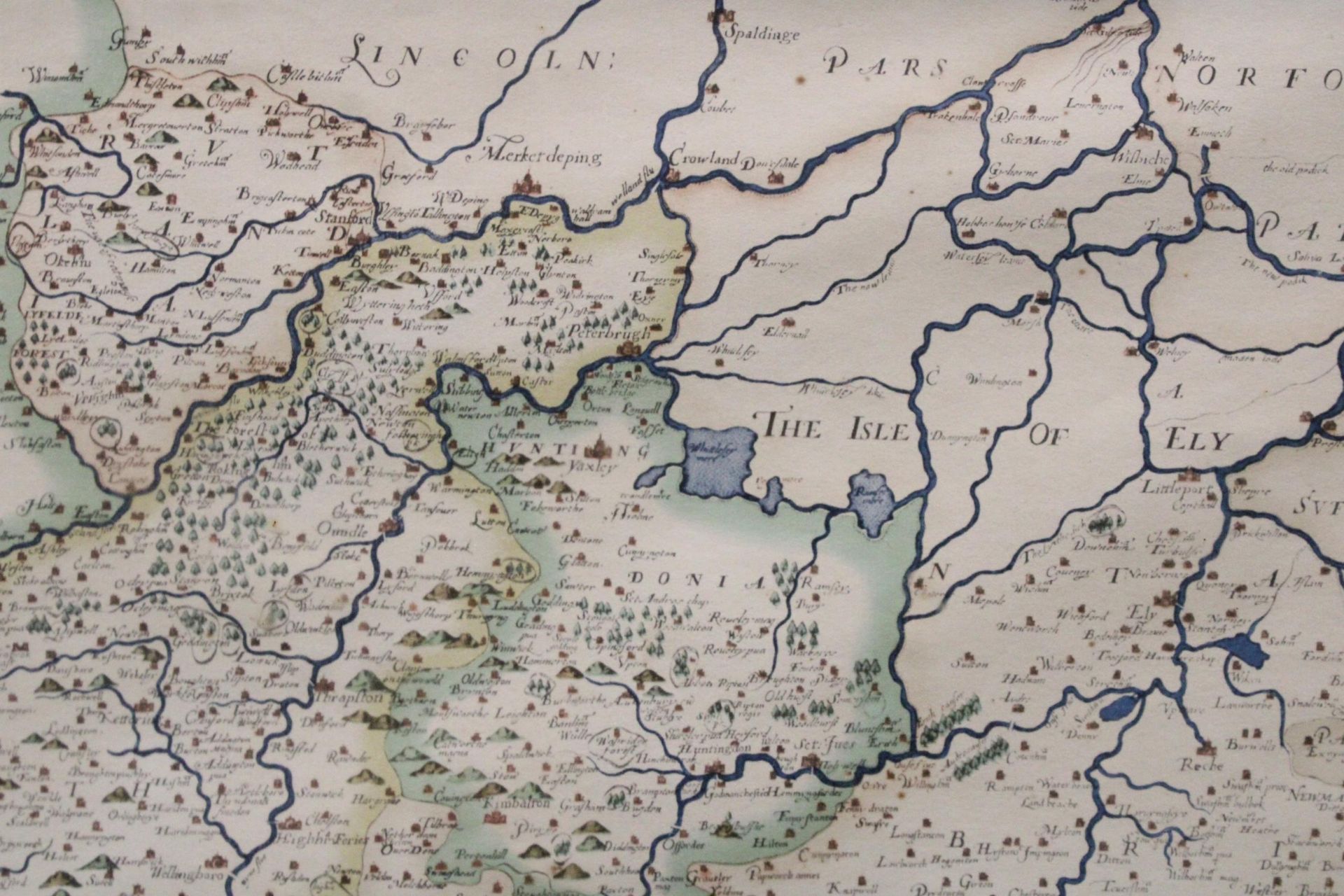 A FRAMED SAXONS MAP OF NORTHAMPTONSSHIRE, BEDFORDSHIRE, CAMBRIDGESHIRE, HUNTINGDONSHIRE AND RUTLAND, - Image 3 of 4