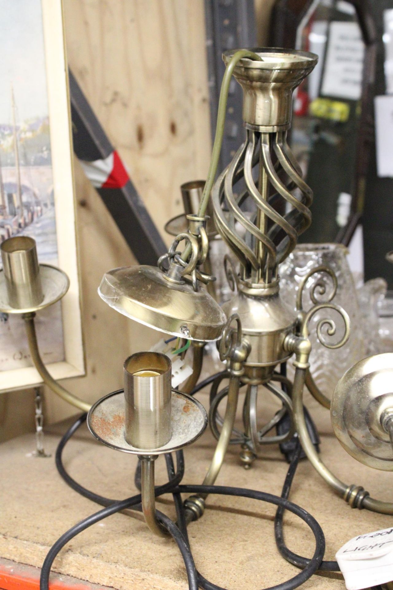 A COLLECTION OF CANDALABRA LIGHTS TO INCLUDE A CEILING LIGHT, TWO WALL LIGHTS AND ONE TABLE TOP FIVE - Image 6 of 6