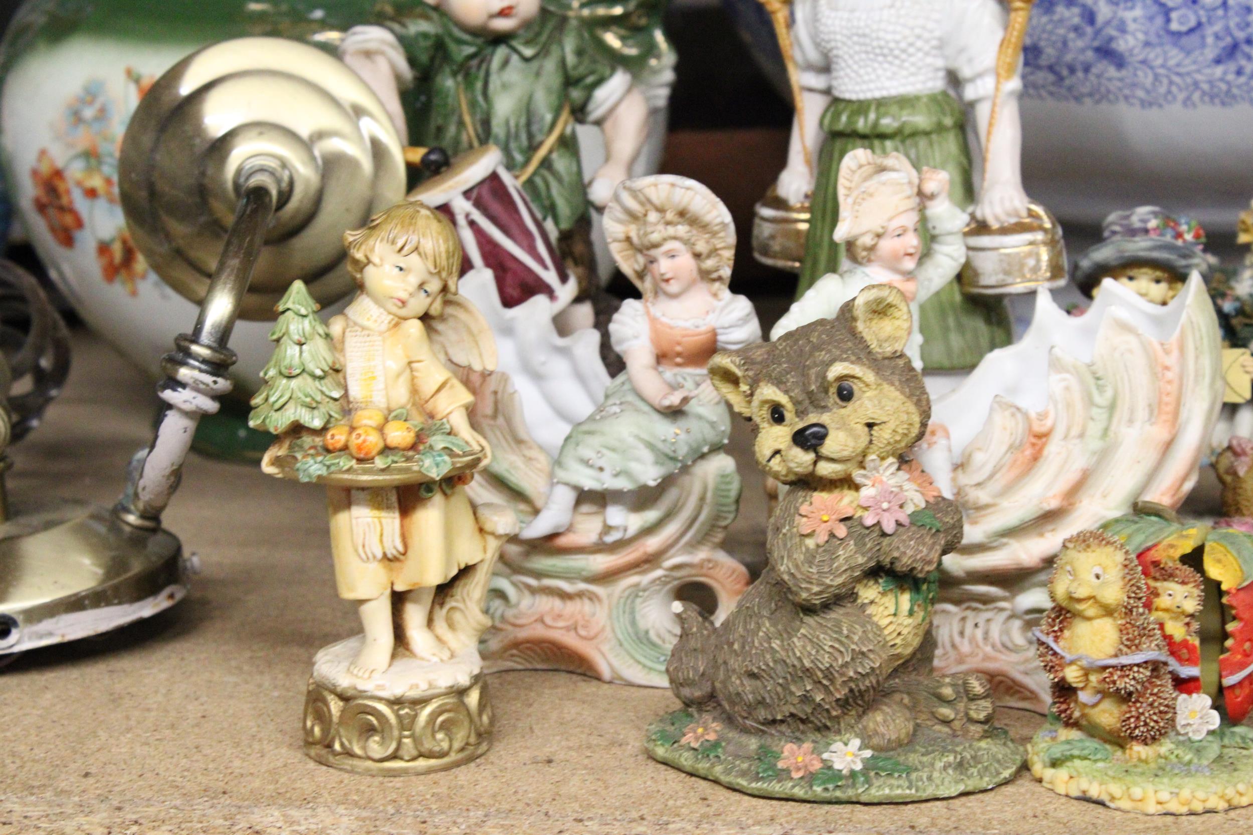 A COLLECTION OF RESIN ANIMALS TO INCLUDE, TEDDY BEARS, ETC, PLUS CONTINENTAL STYLE FIGURES, ETC - Image 2 of 5
