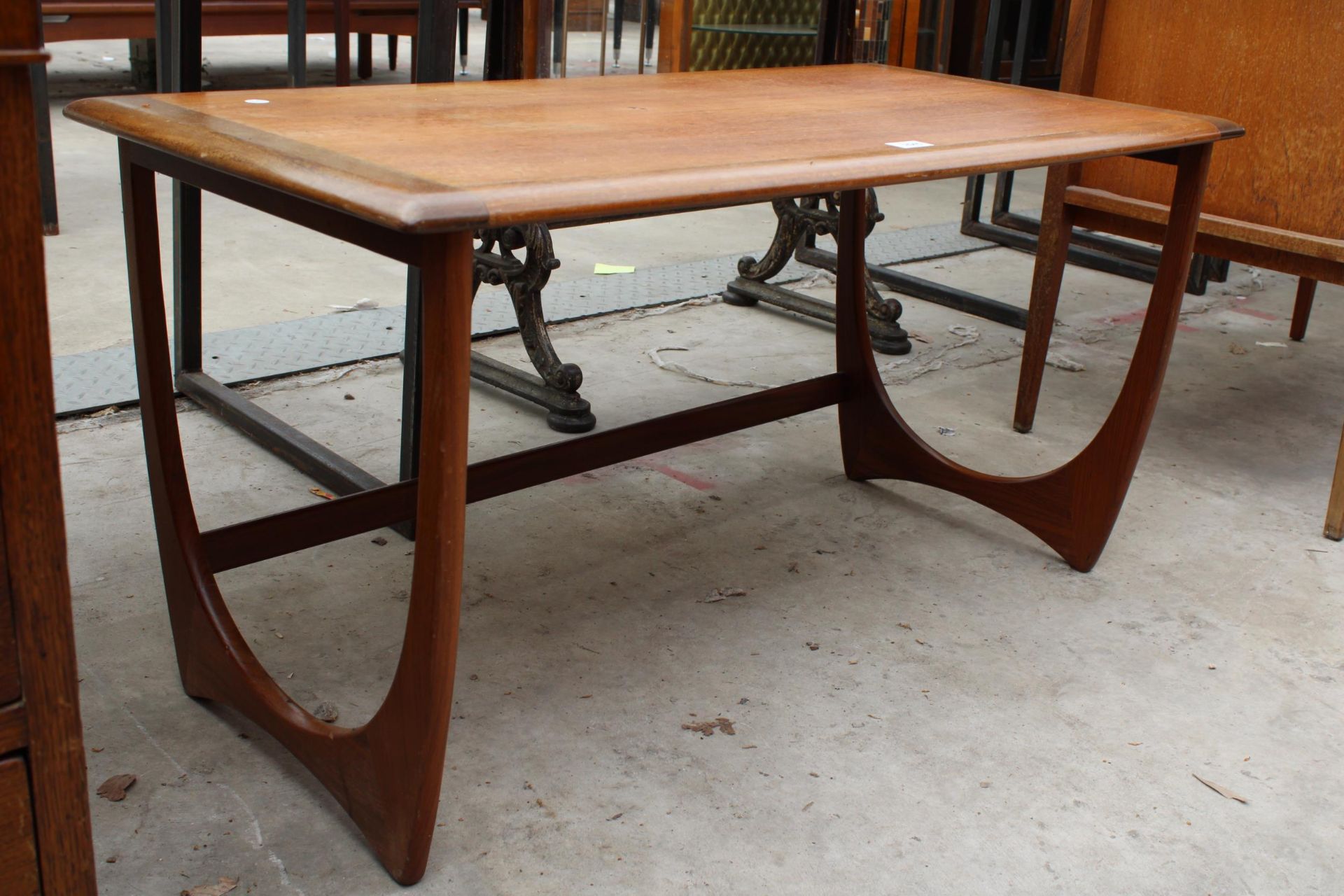 A RETRO TEAK G.PLAN COFFEE TABLE - Image 2 of 2