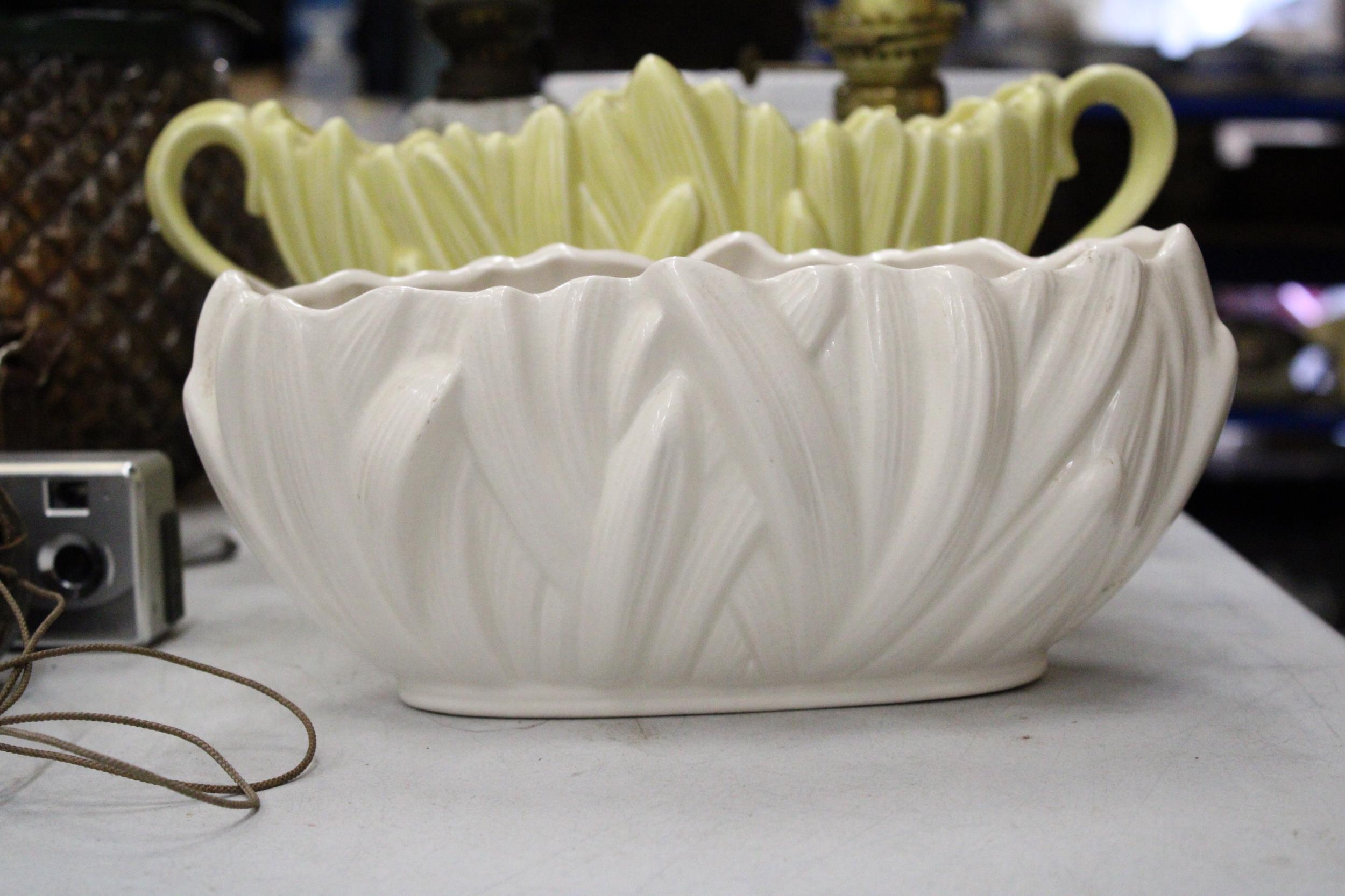 THREE VINTAGE SLYVAC PLANTERS TO INCLUDE PRIMROSE YELLOW - Image 3 of 6