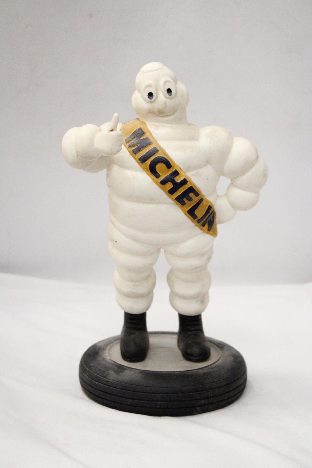 A VINTAGE MICHELIN MAN ON TYRE APPROXIMATELY 33 CM HIGH - Image 2 of 5
