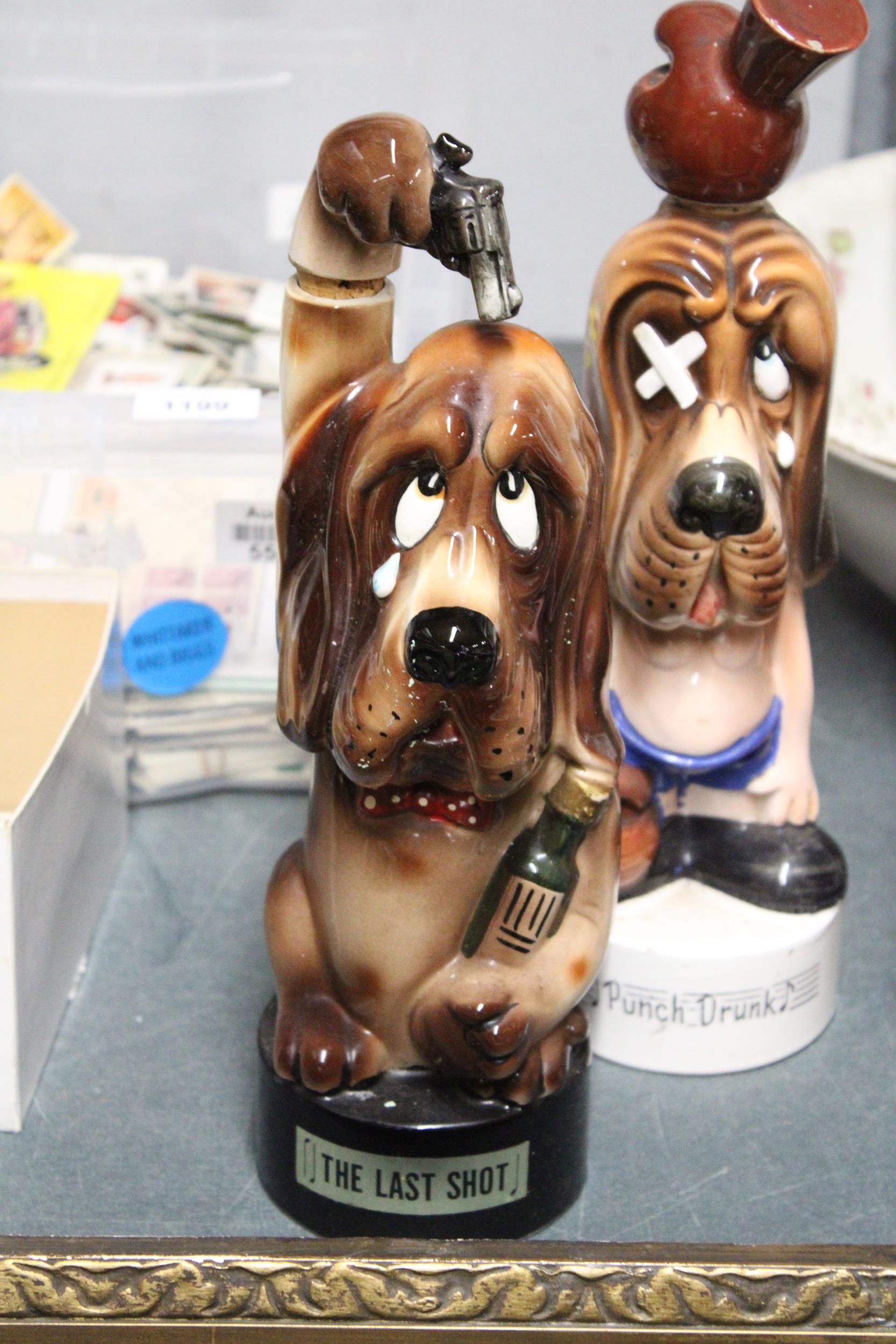 THREE VINTAGE NOVELTY MUSICAL DECANTERS TO INCLUDE A BASSET HOUND "THE LAST SHOT", "BEAUTIFUL - Image 2 of 5