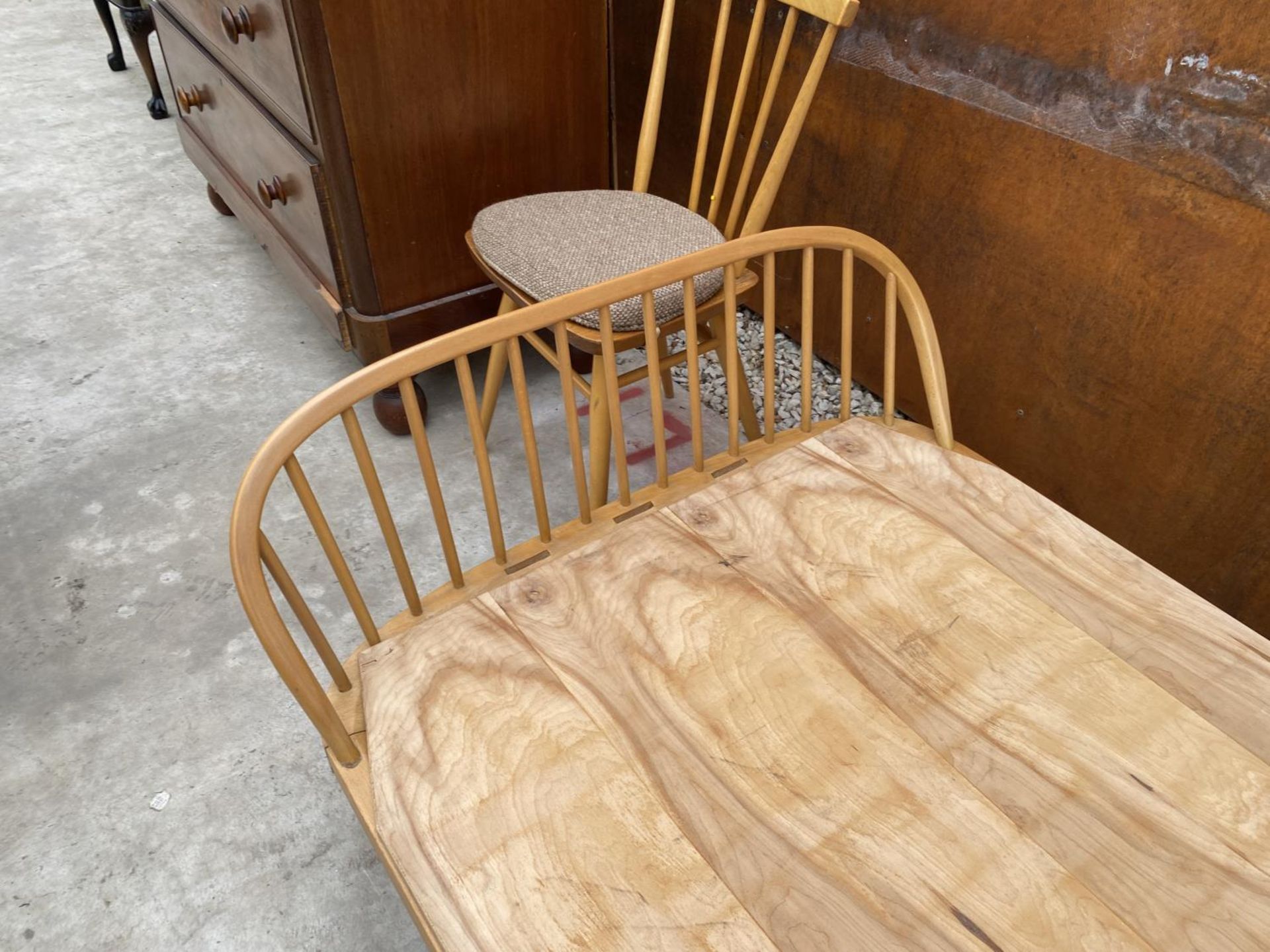AN ERCOL BLUE LABEL BLONDE 3'6" WINDSOR STYLE BED - Image 3 of 6