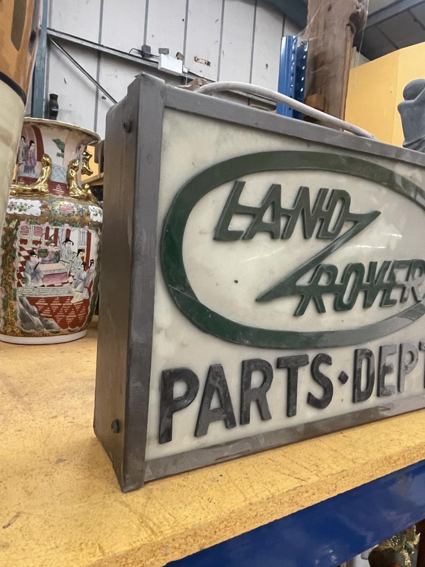 A LAND ROVER PARTS DEPT ILLUMINATED LIGHT BOX SIGN - Image 3 of 4