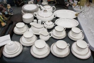 A ROYAL DOULTON 'DRYDEN' DINNER SERVICE TO INCLUDE SERVING BOWLS, VARIOUS SIZES OF PLATES, DESSERT