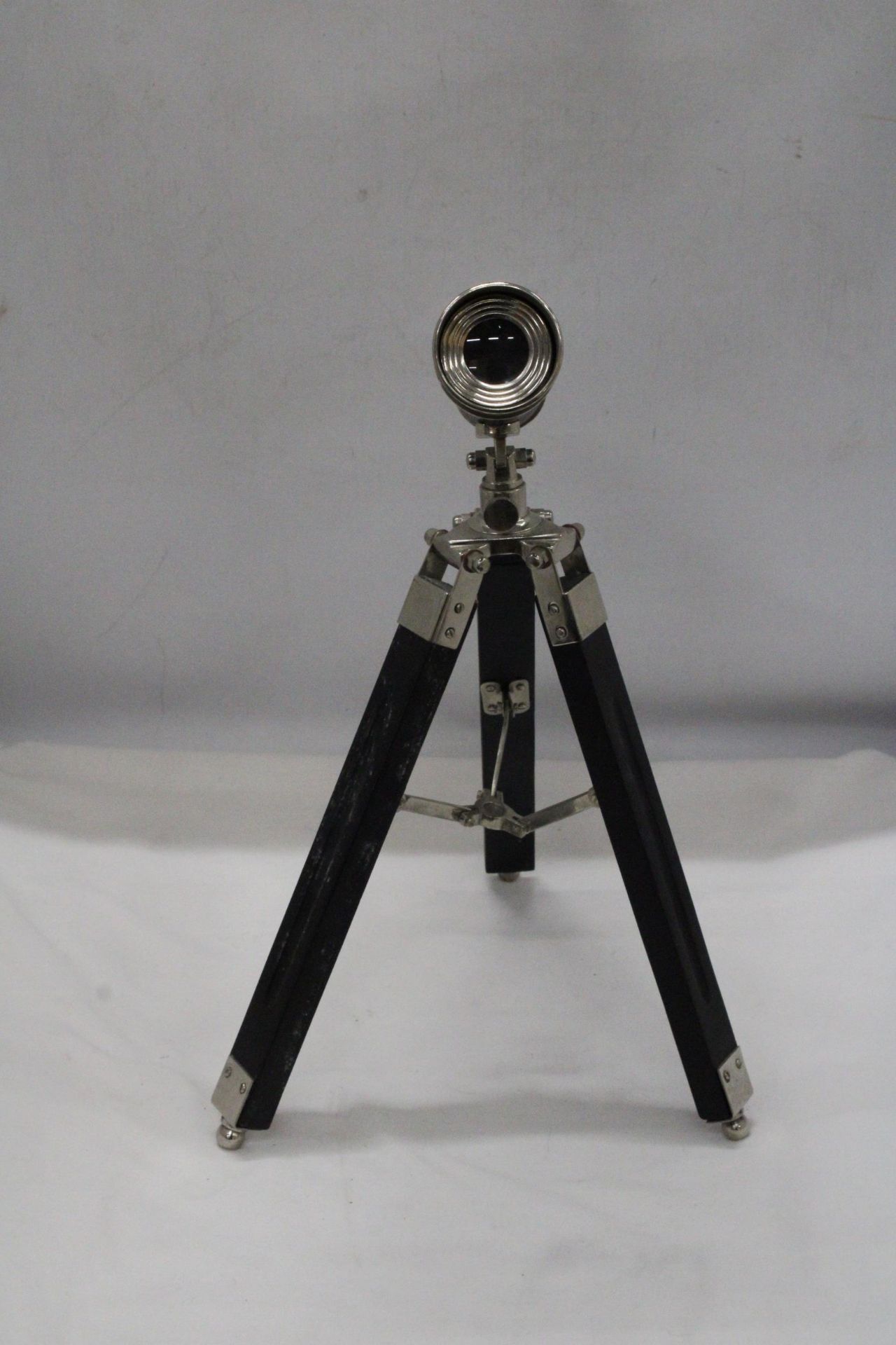 A CHROME TELESCOPE WITH TRIPOD STAND - Image 2 of 4
