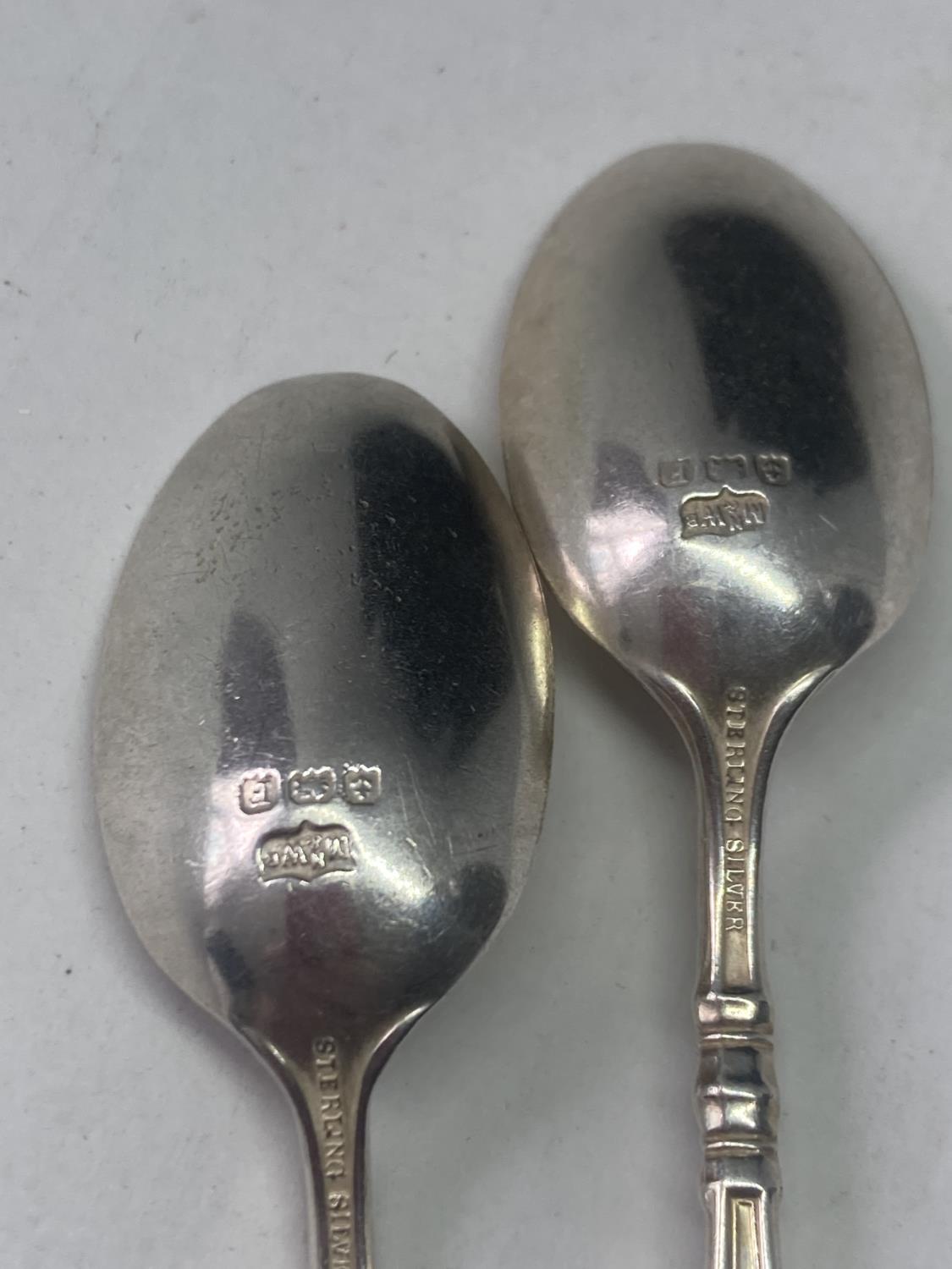 TWO HALLMARKED BIRMINGHAM SILVER SPOONS GROSS WEIGHT 25.7 GRAMS - Image 3 of 6