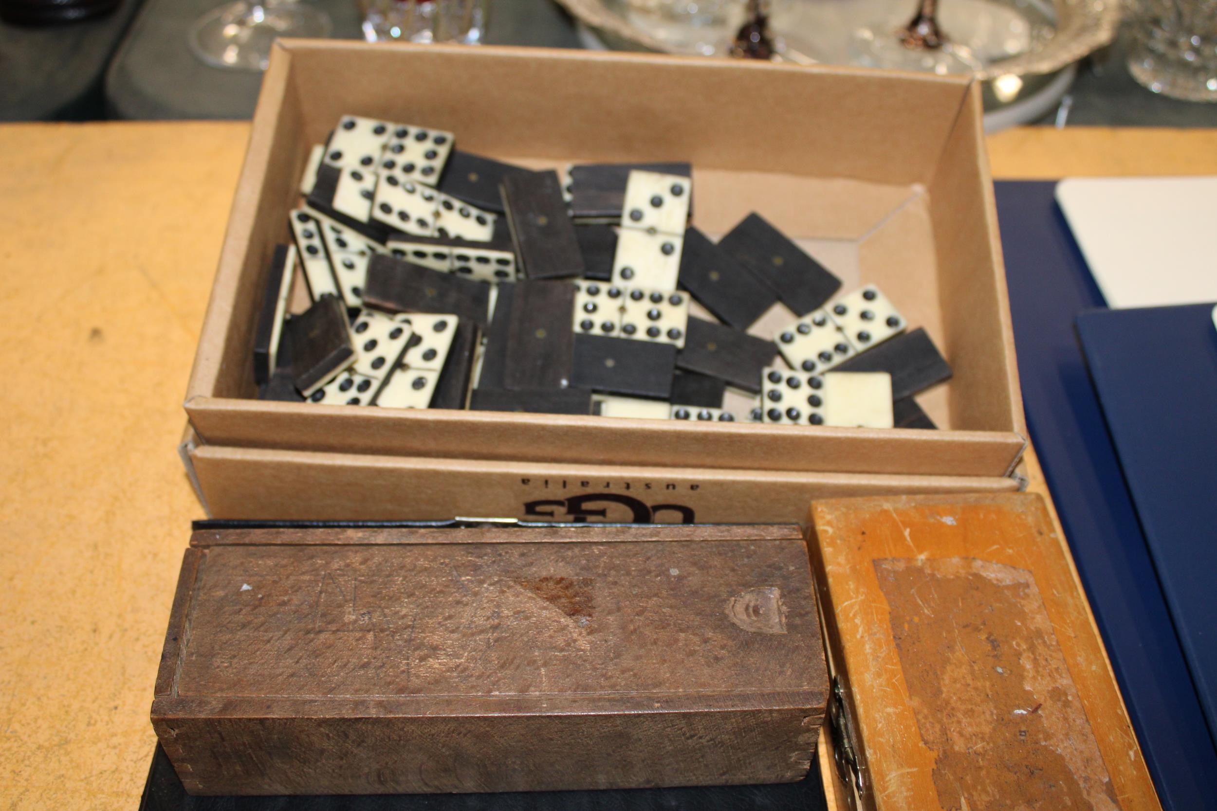 A QUANTITY OF VINTAGE 'JUBILEE' DOMINOES IN BOXES - Image 2 of 4