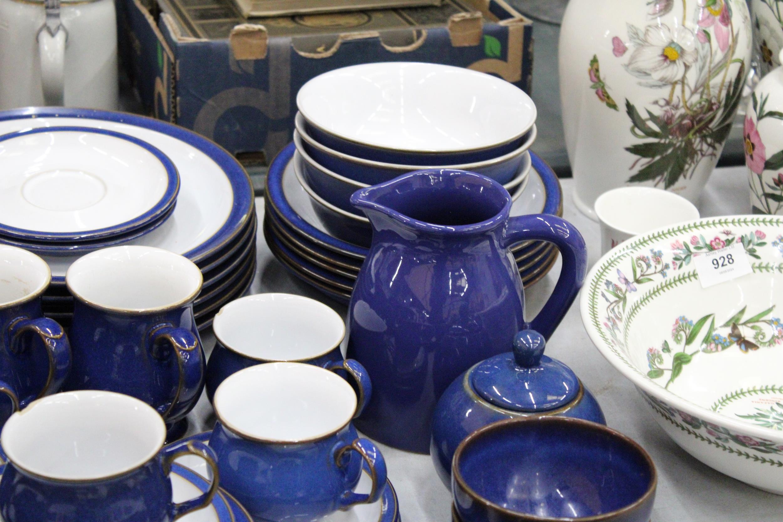 A DENBY COBALT BLUE DINNER SERVICE TO INCLUDE VARIOUS SIZES OF PLATES, BOWLS, A LARGE JUG, SUGAR - Image 4 of 5