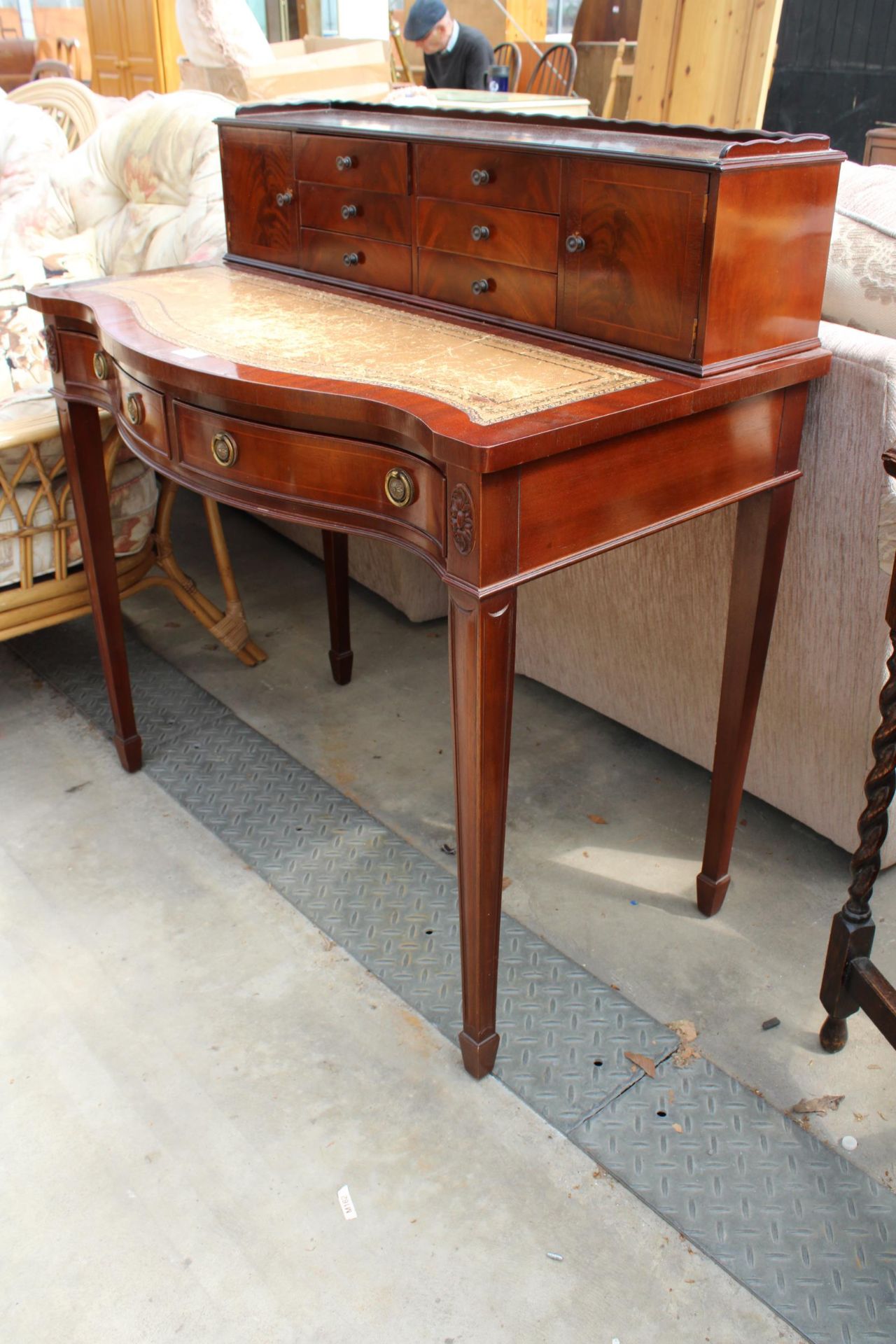 A 19TH CENTURY STYLE LADIES SERPENTINE FRONT LADIES WRITING DESK WITH INSET LEATHER TOP, 36" WIDE - Image 2 of 6