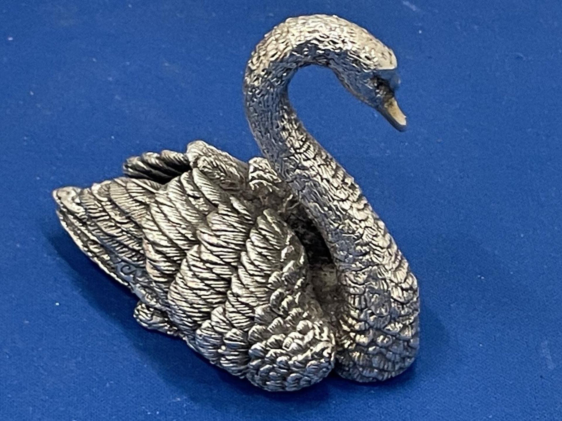 A COMYNS HALLMARKED FINE SILVER (FILLED) LITTLE SWAN - Image 4 of 8