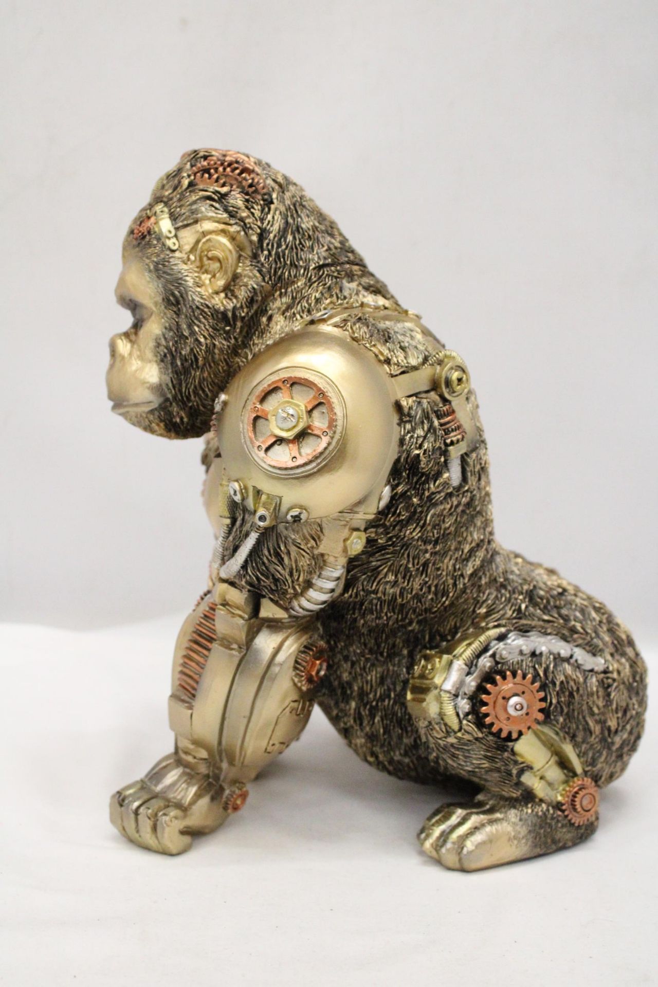 A MECHANICAL STYLE GORILLA - Image 5 of 6